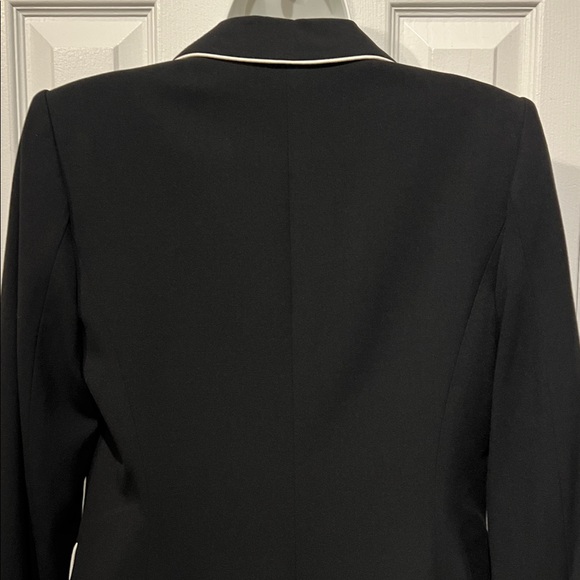 Karl Lagerfeld Black with White Piping Lined Blazer Size 4 - Picture 7 of 12